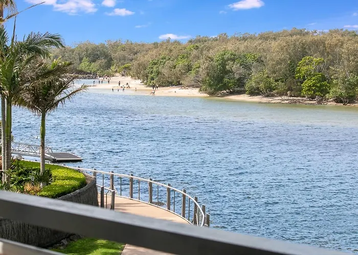 Sunrise Cove- 2Br Waterfront Apartment By Uholiday